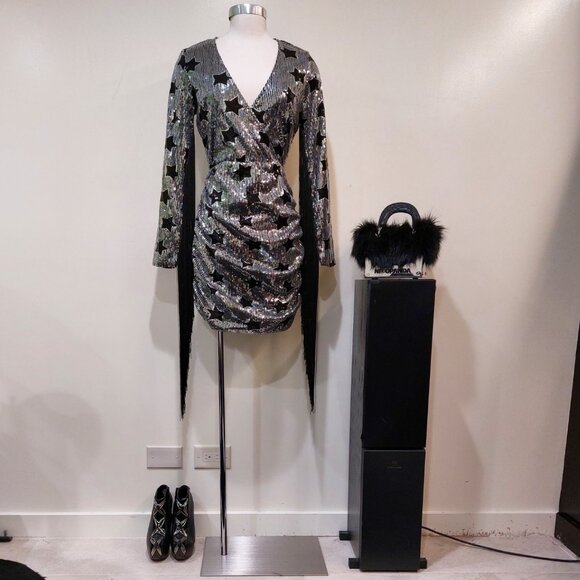 💥SHOWSTOPPER💥Sequin Cocktail Dress w/ Tassel Fringe in Silver & Black - Picture 6 of 15